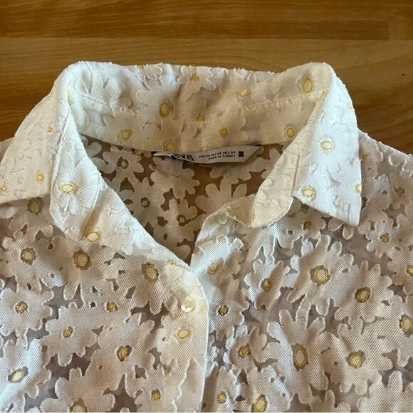 Women's Zara Daisy Cream Button Down Top - Picture 3 of 6